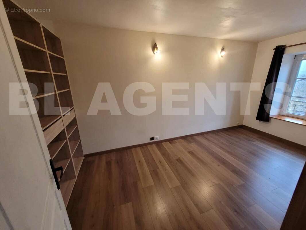 Messenger_creation_8826D665-8F74-4D3F-8AAC-5A3EC399B8A6 - Maison à CHEVEUGES