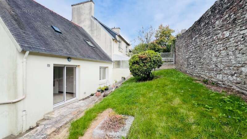 Département Finistère (29) – À vendre à Quimper : Maison T6 de 90 m² habitable avec terrain de 720 m² avec garage - photo 4