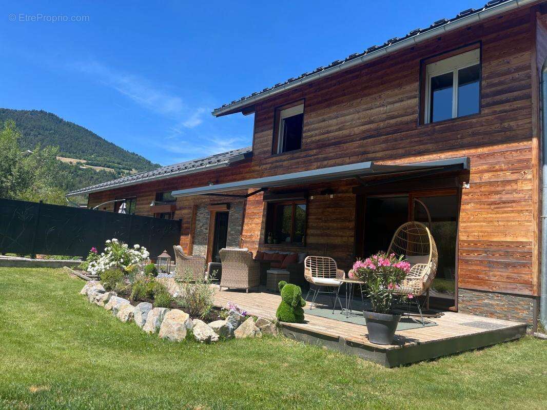 3 Maisons T11 à vendre Uvernet Fours 04 (04400)  328.93 m²  Terrasses, Jardins  - photo 17