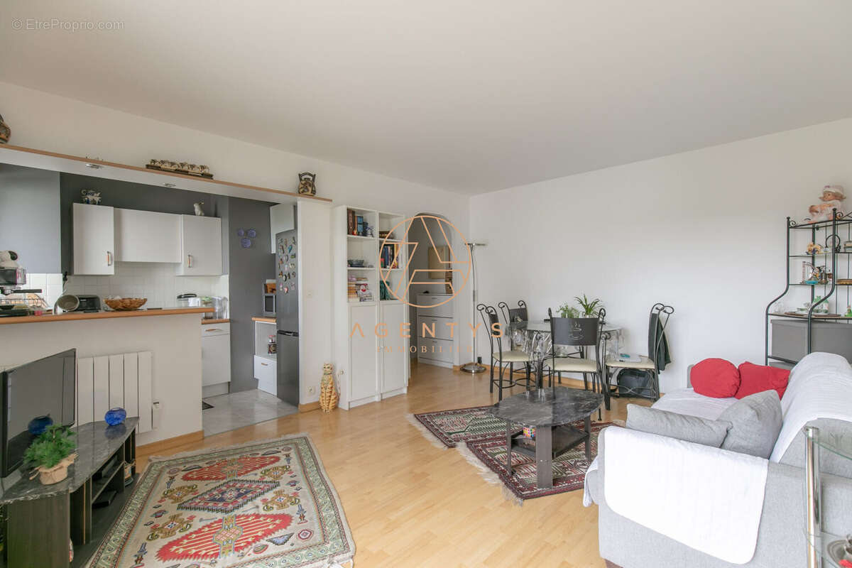 Appartement à SAINT-MAUR-DES-FOSSES