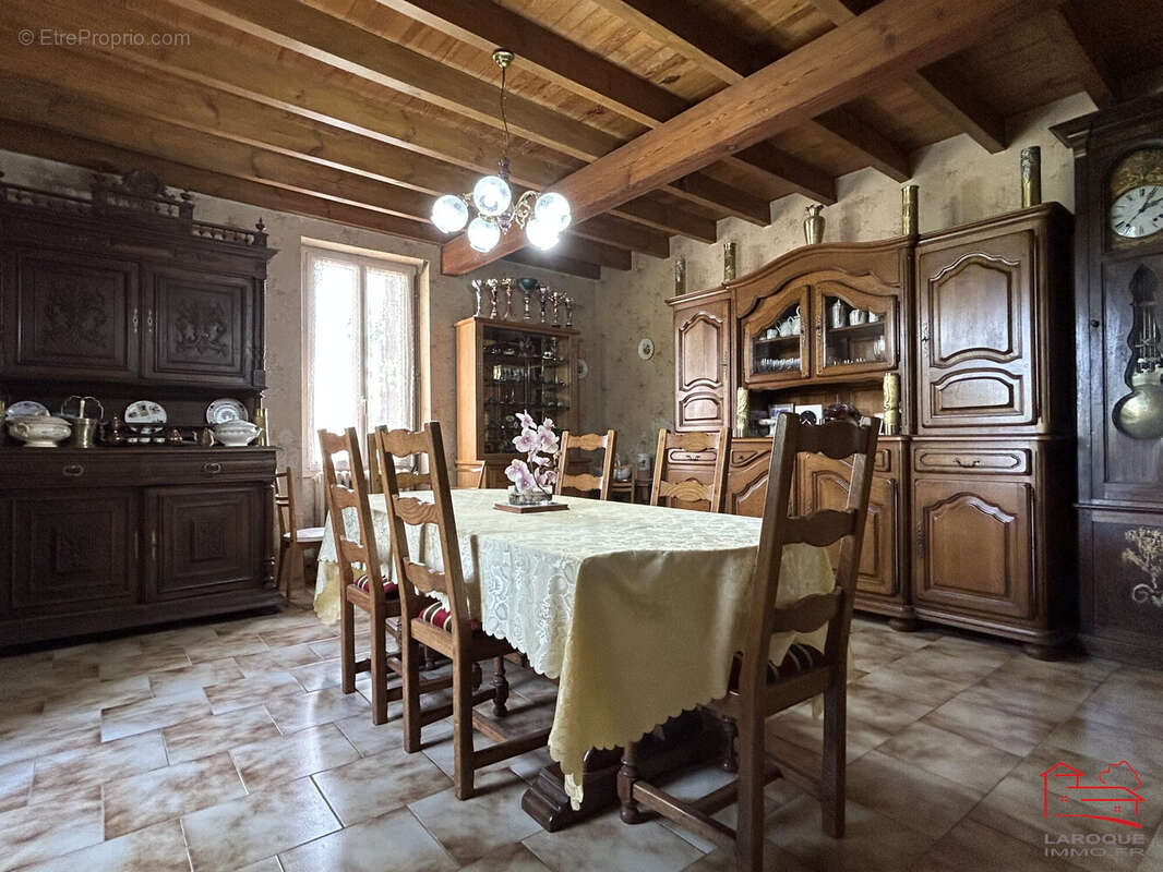 Maison à SAINT-CAPRAIS-DE-LERM