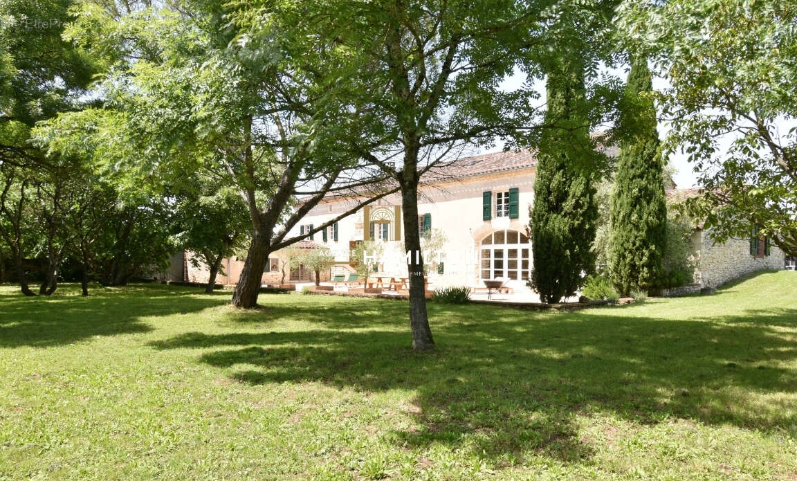 Propriete de campagne du xixe siecle - parc, puits, four a pain, salle polyvalente - photo 16
