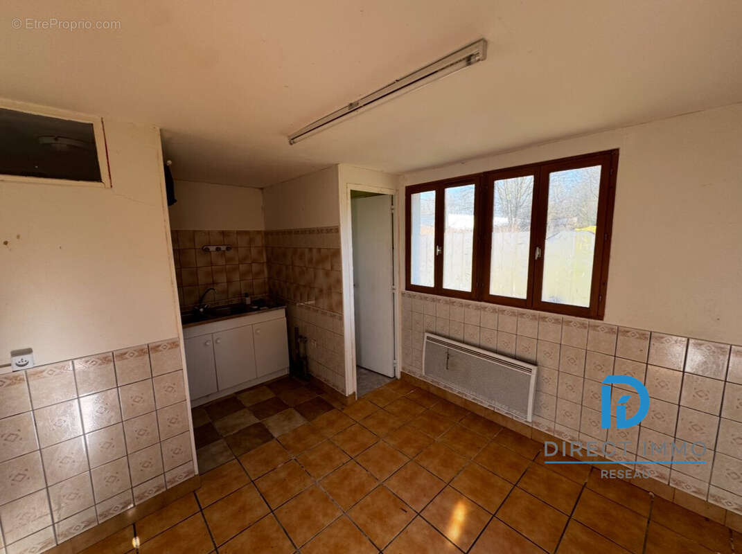 cuisine appartement 2 - Appartement à SAILLY-SAILLISEL