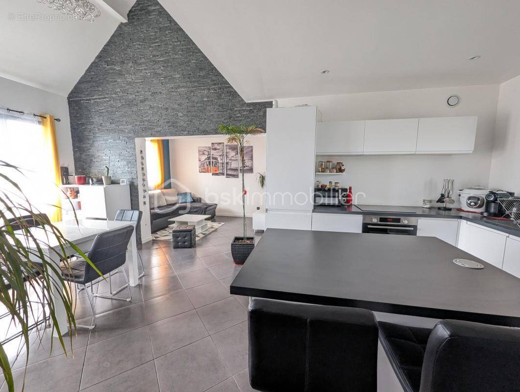 Appartement à OZOIR-LA-FERRIERE