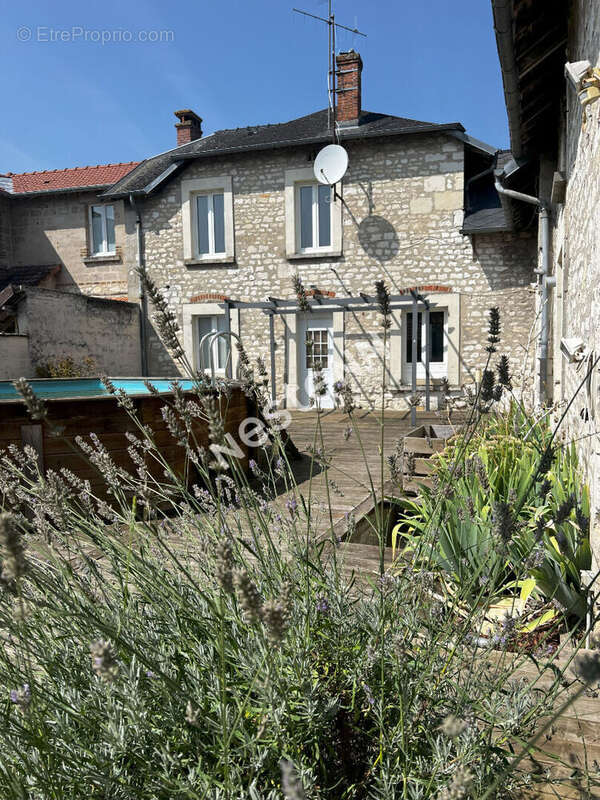 Maison à AMIFONTAINE