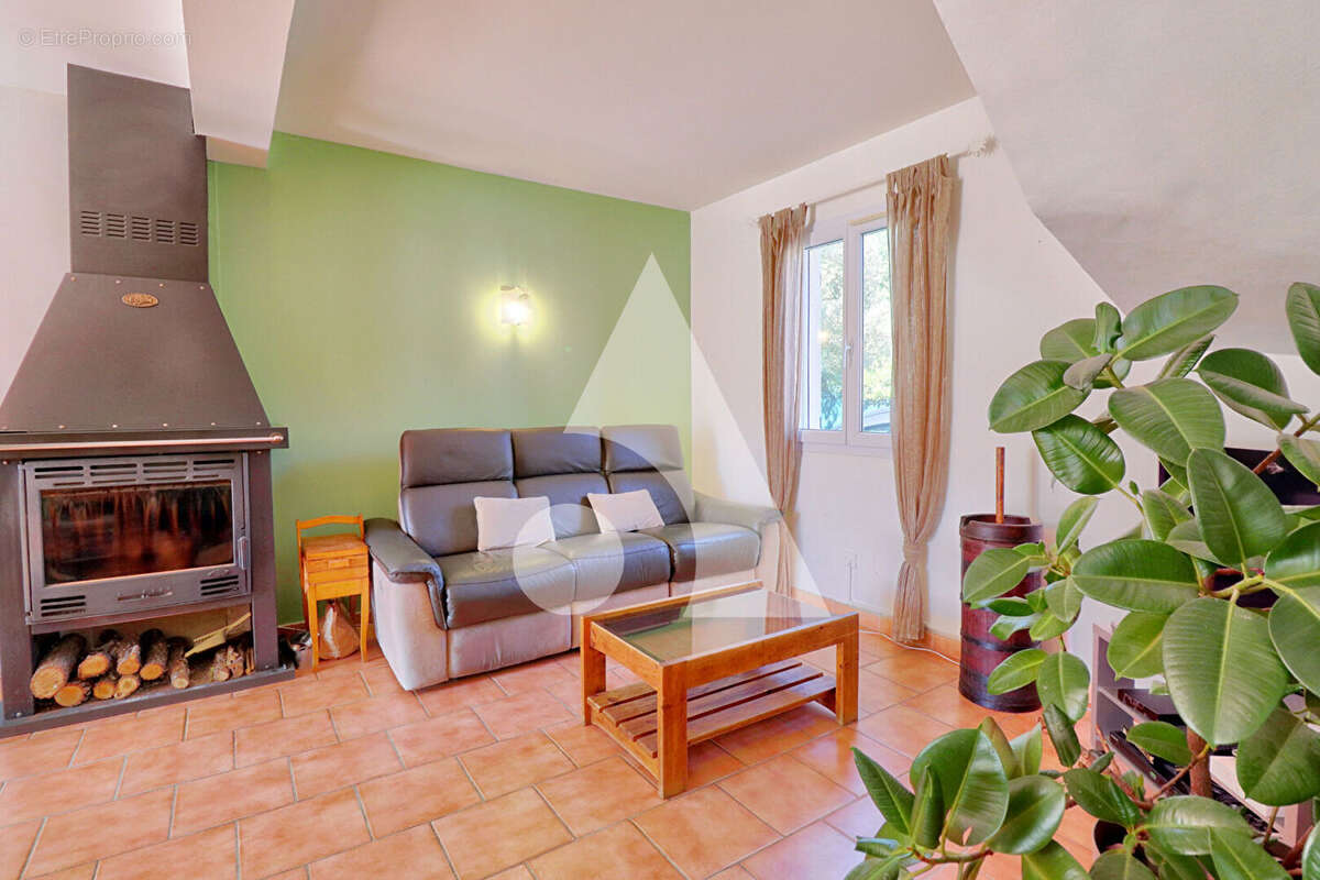 Maison à GREOUX-LES-BAINS