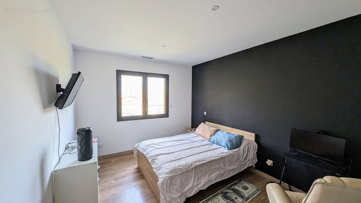 Maison à VILLELONGUE-DELS-MONTS