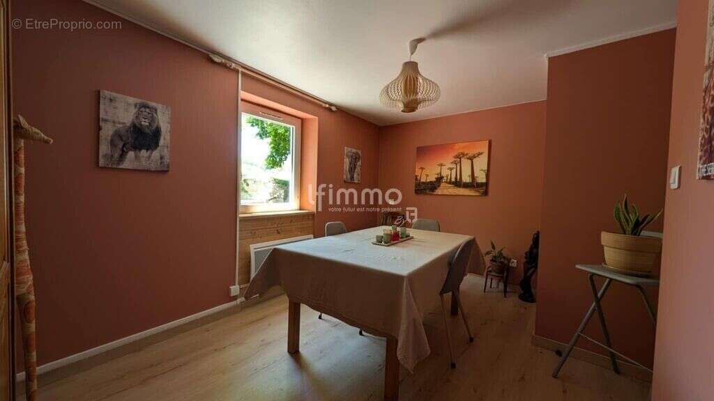 Maison à VILLARDEBELLE