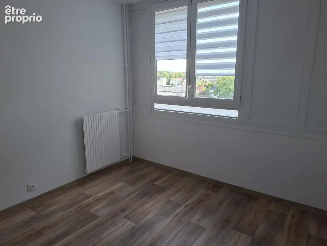 Trappes centre – appartement t4 rénové avec balcon – proche gare - photo 11