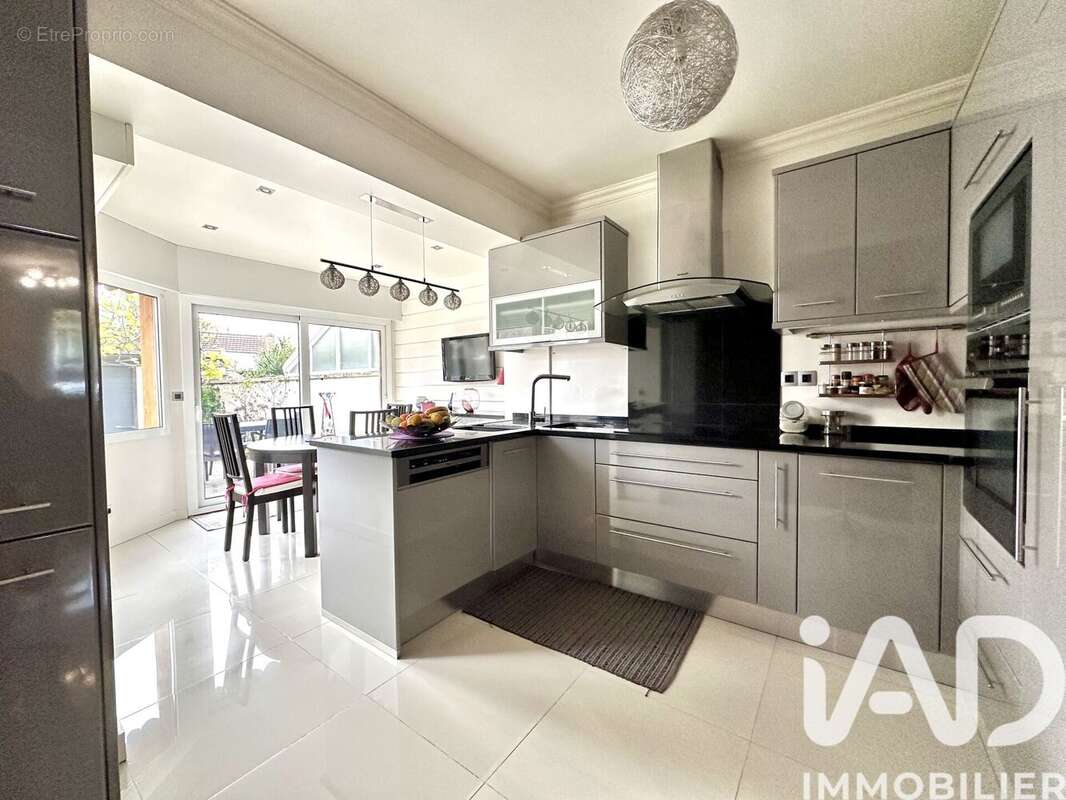 Photo 8 - Maison à HOUILLES