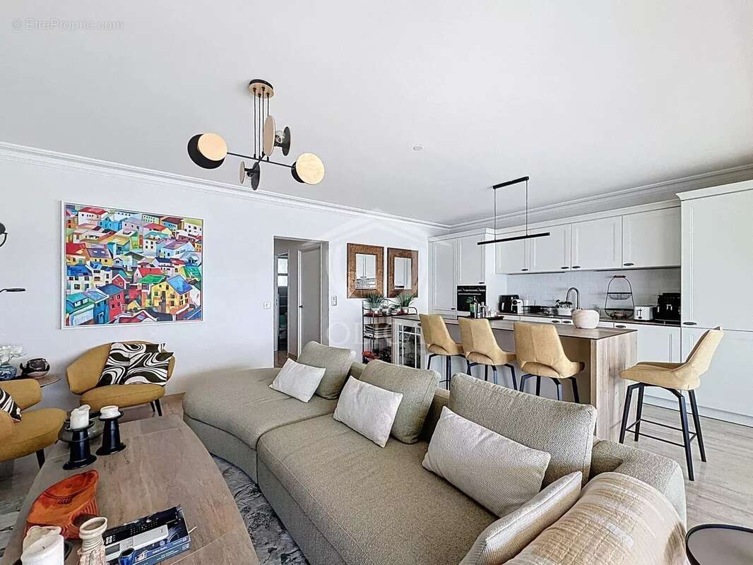 Appartement à VILLENEUVE-LOUBET