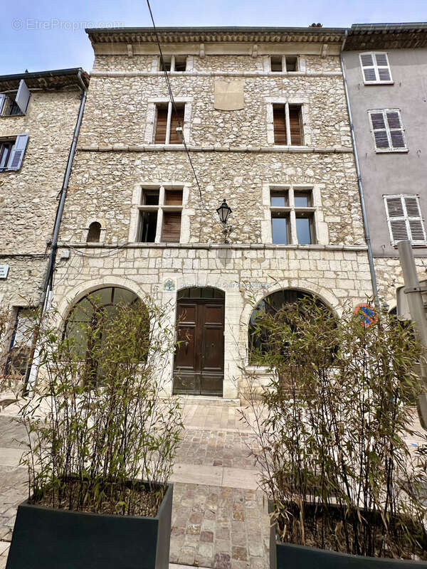 Appartement à LA COLLE-SUR-LOUP