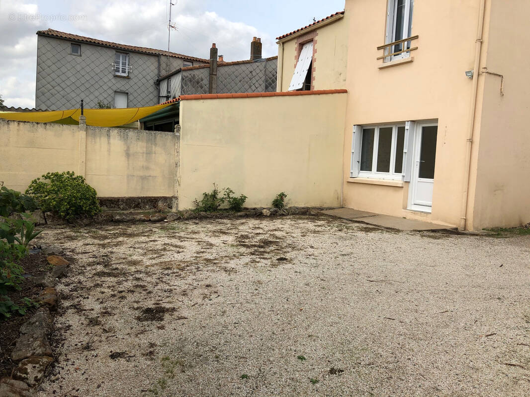 Maison à LES HERBIERS