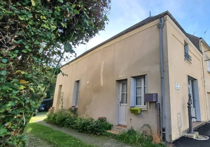 Maison à SAINT-PATERNE-RACAN