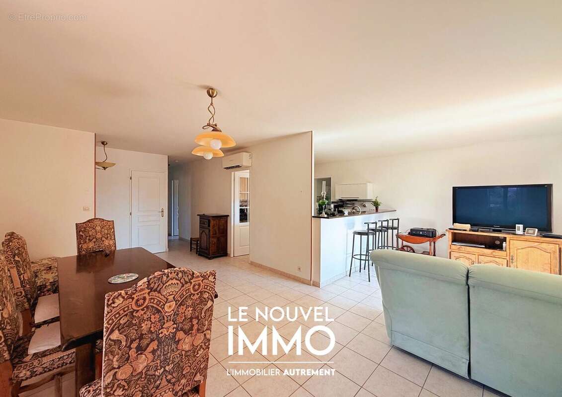 Maison 121 m² à Rognac  - photo 5