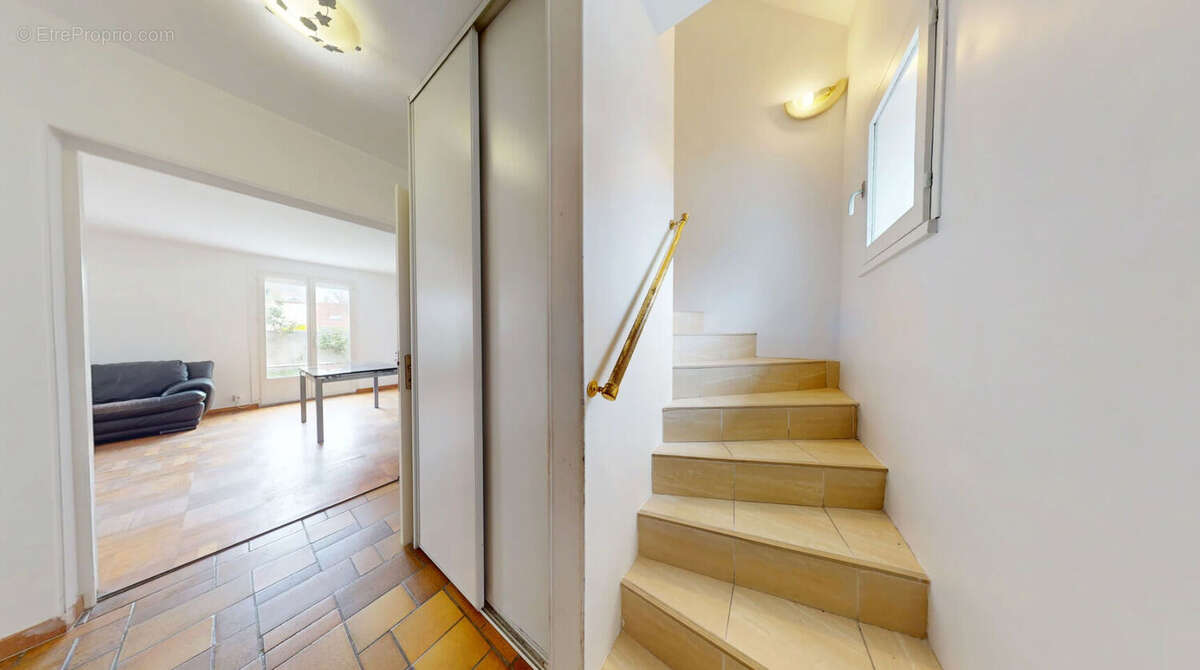 Maison à GRETZ-ARMAINVILLIERS