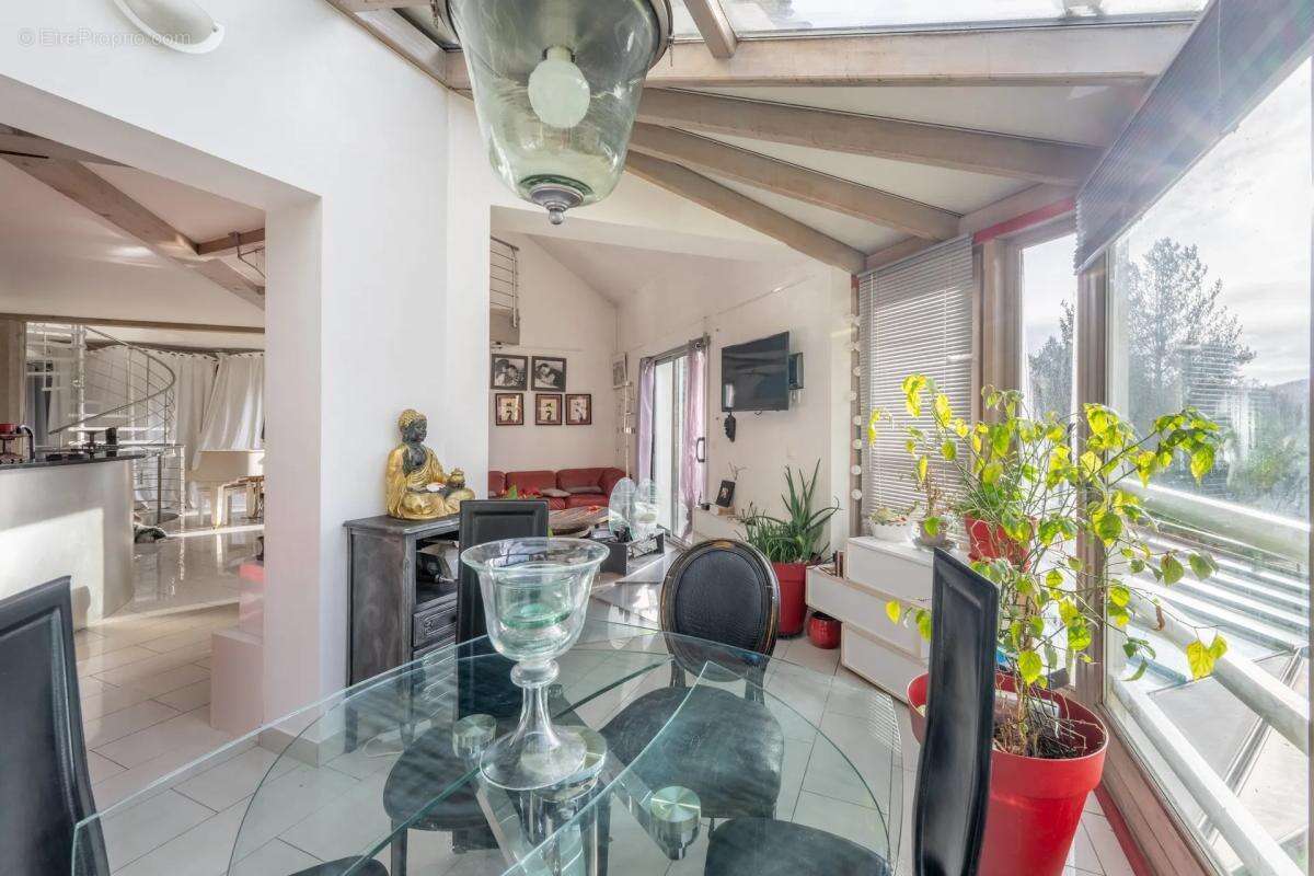 Maison à SAINT-MAURICE-MONTCOURONNE