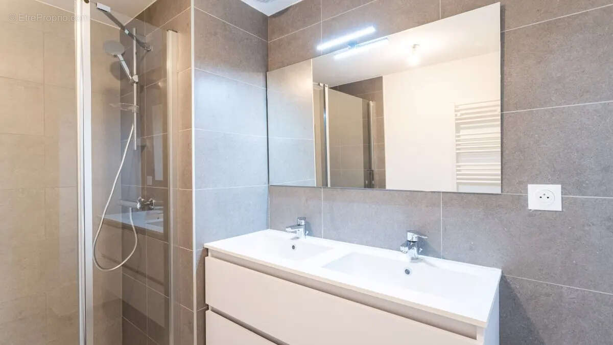 Appartement à SAUVIAN