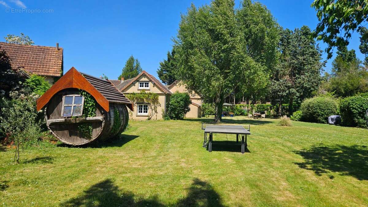 Maison à HOUDAN
