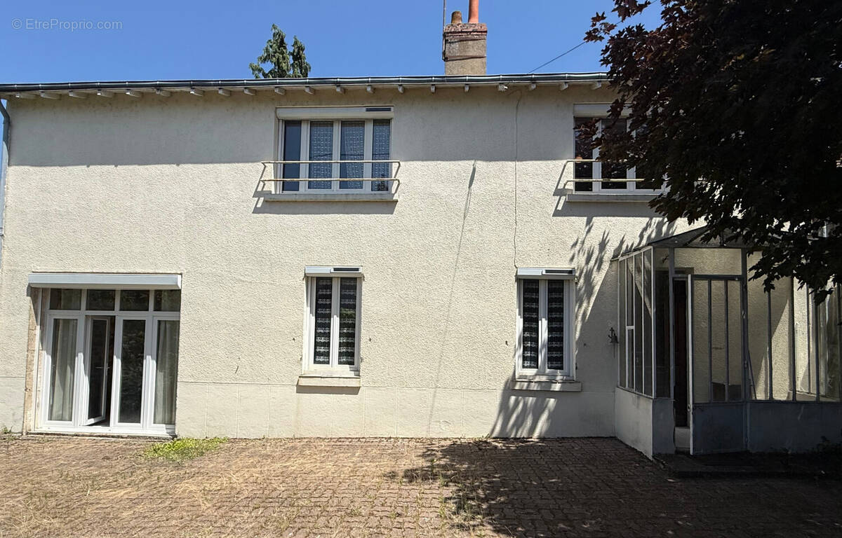 Maison à MONTGIVRAY