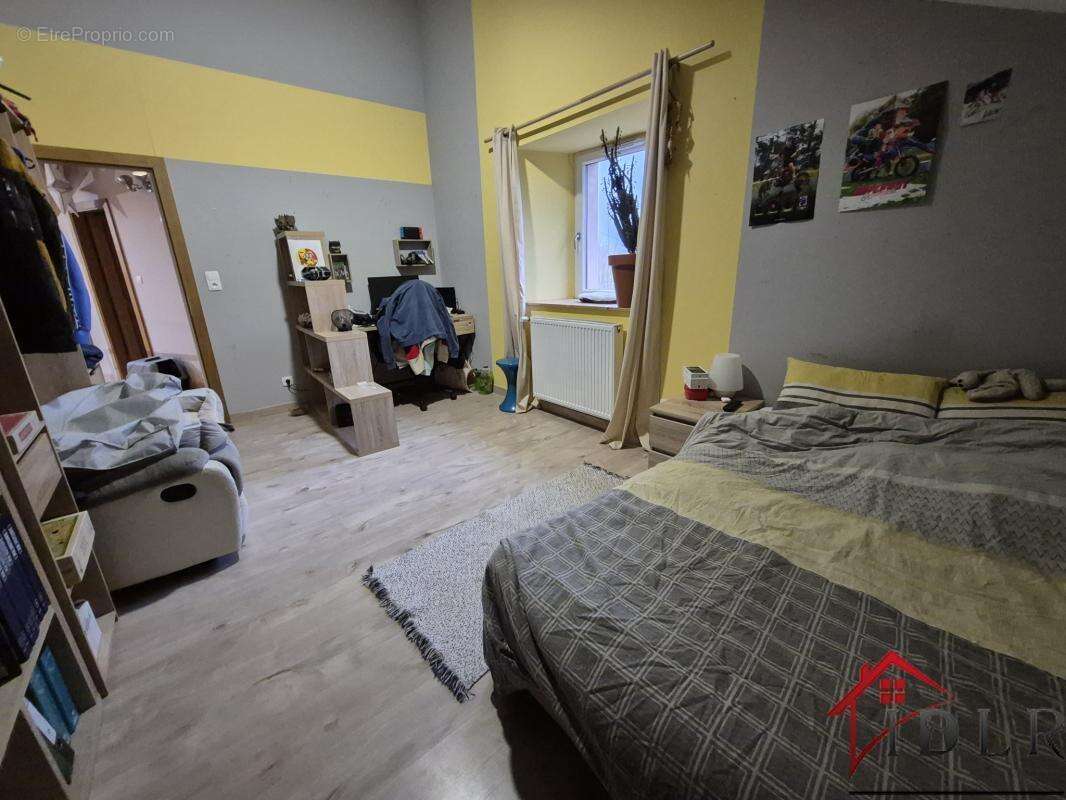 Maison à LA LANTERNE-ET-LES-ARMONTS