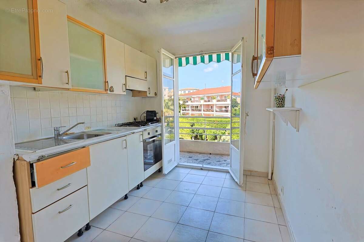 Antibes – Vue Mer Exceptionnelle  3 Pièces 58 m² Traversant - photo 6
