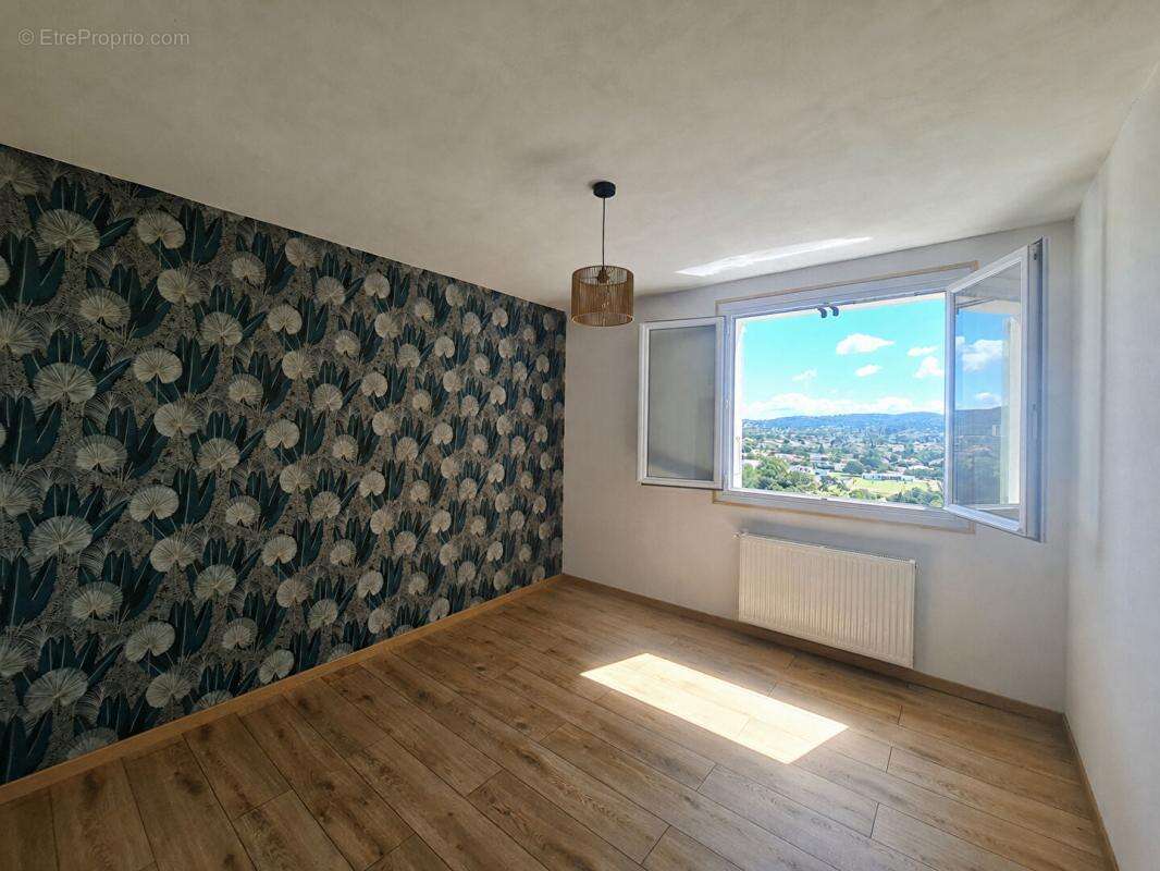 Villa 195 m² - 5 chambres - Terrain 5 267 m² - photo 8