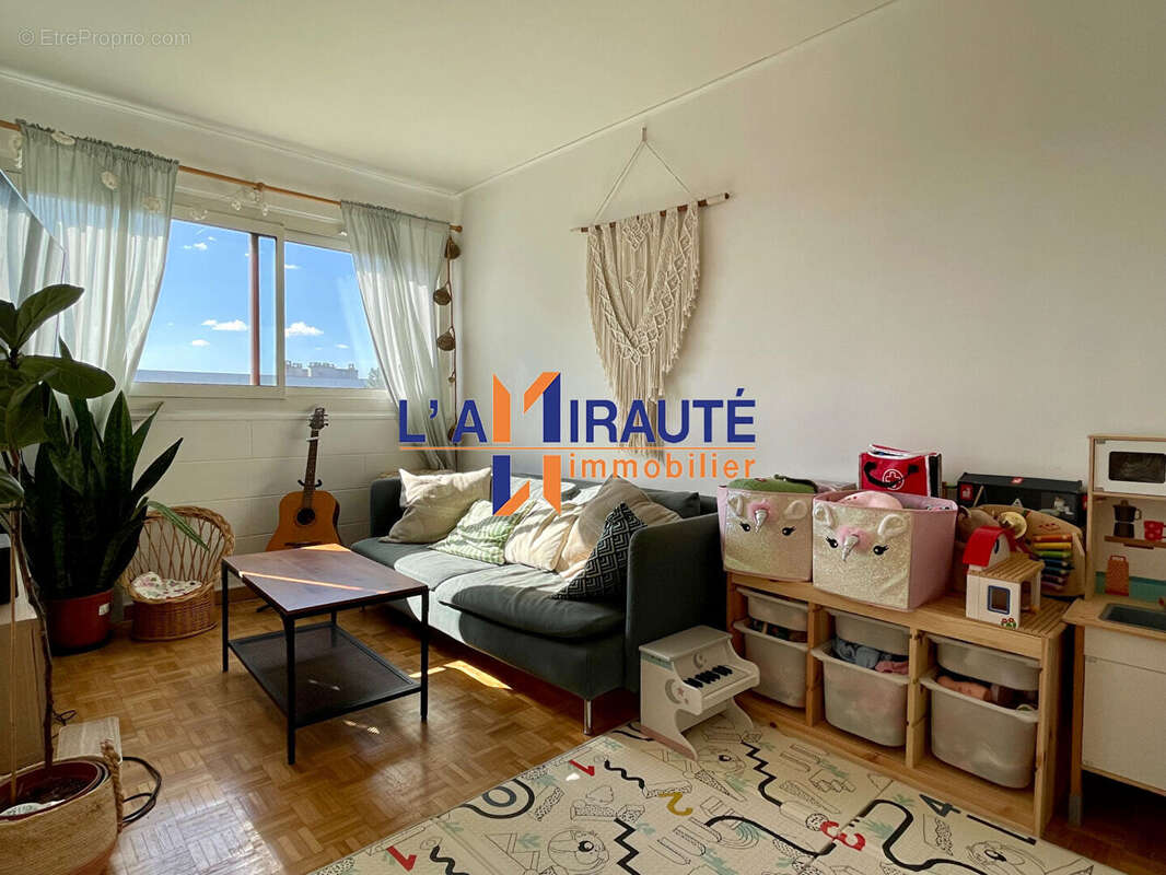 Appartement à HOUILLES