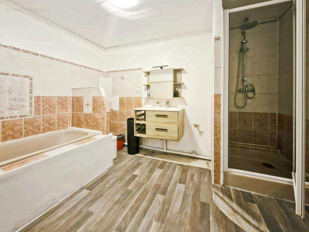 Maison à MONTREUIL-AUX-LIONS