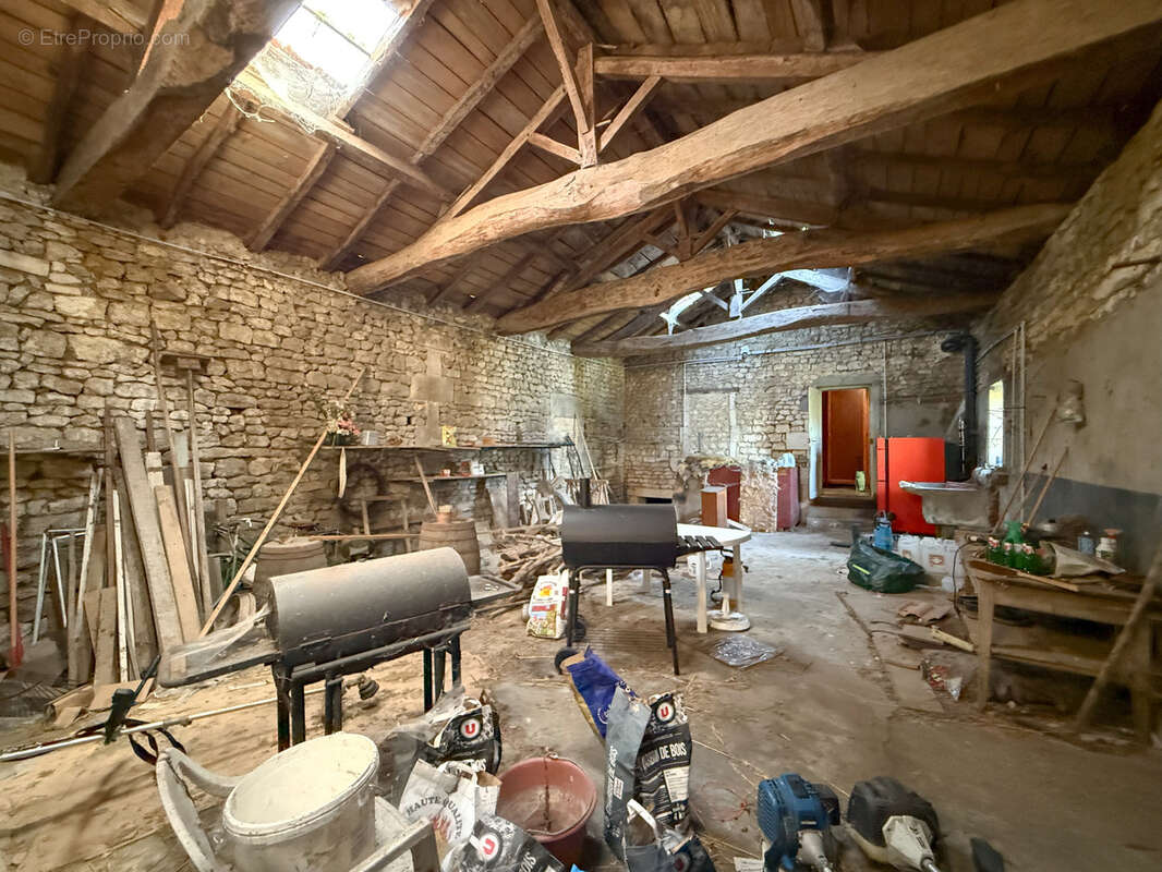 Maison à SAINT-QUANTIN-DE-RANCANNE