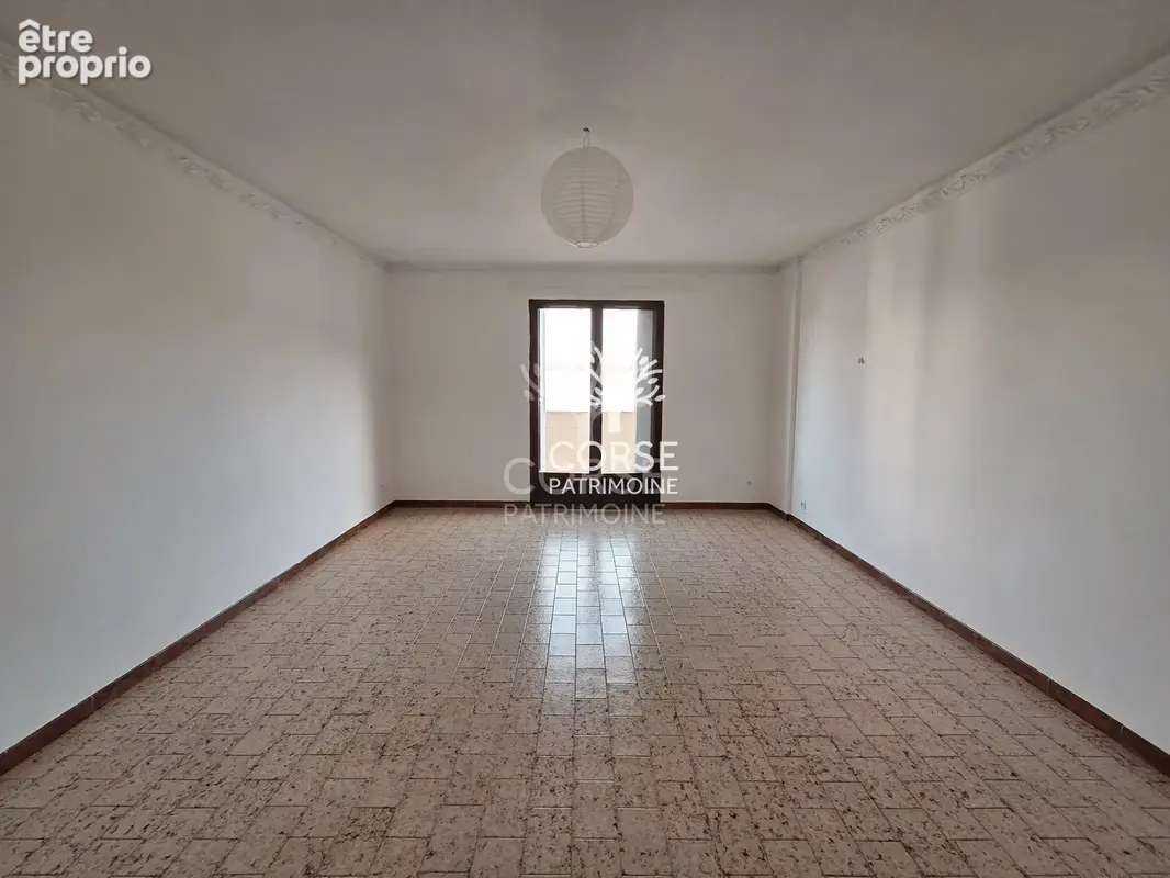 Appartement T4 109 m² - photo 2