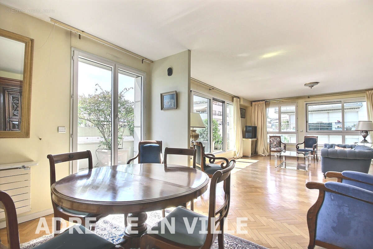 Appartement à LEVALLOIS-PERRET