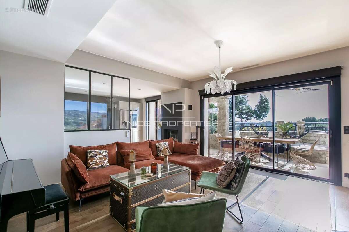 Appartement à COLOMARS