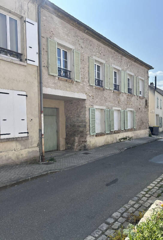 Appartement à MEZIERES-SUR-SEINE