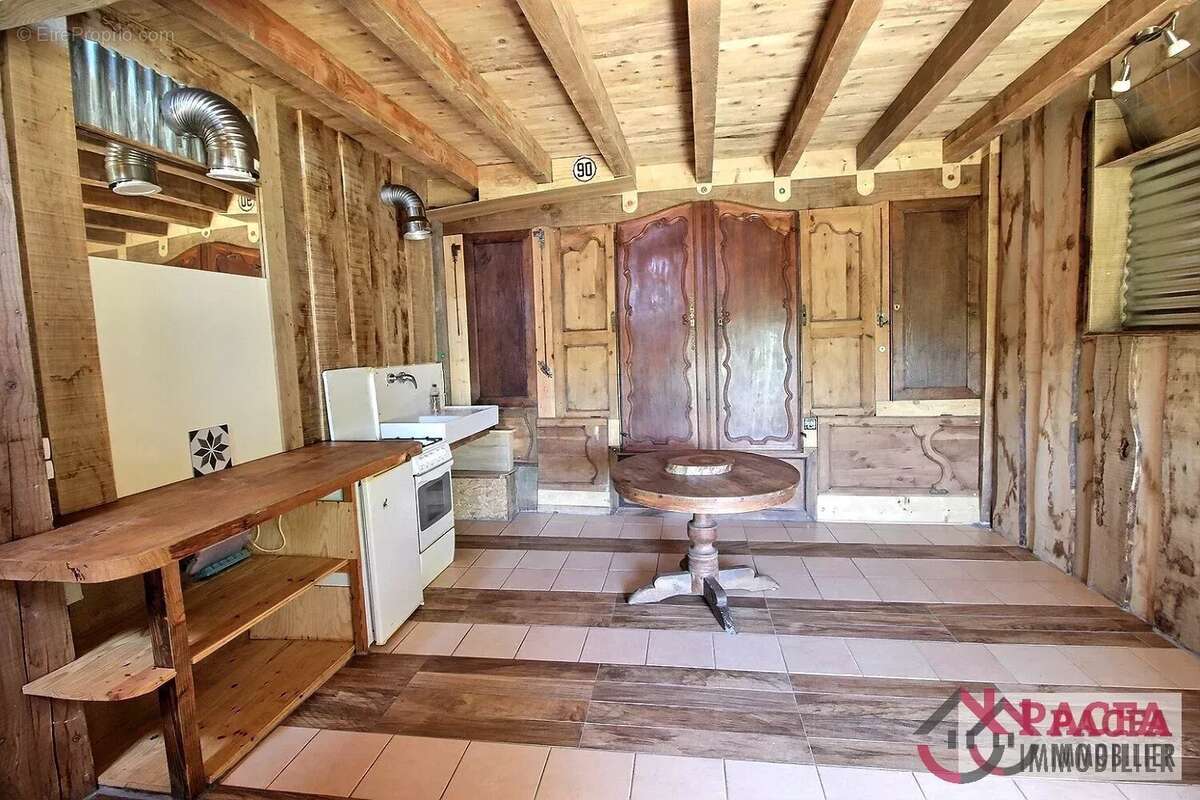 Maison à BURLATS