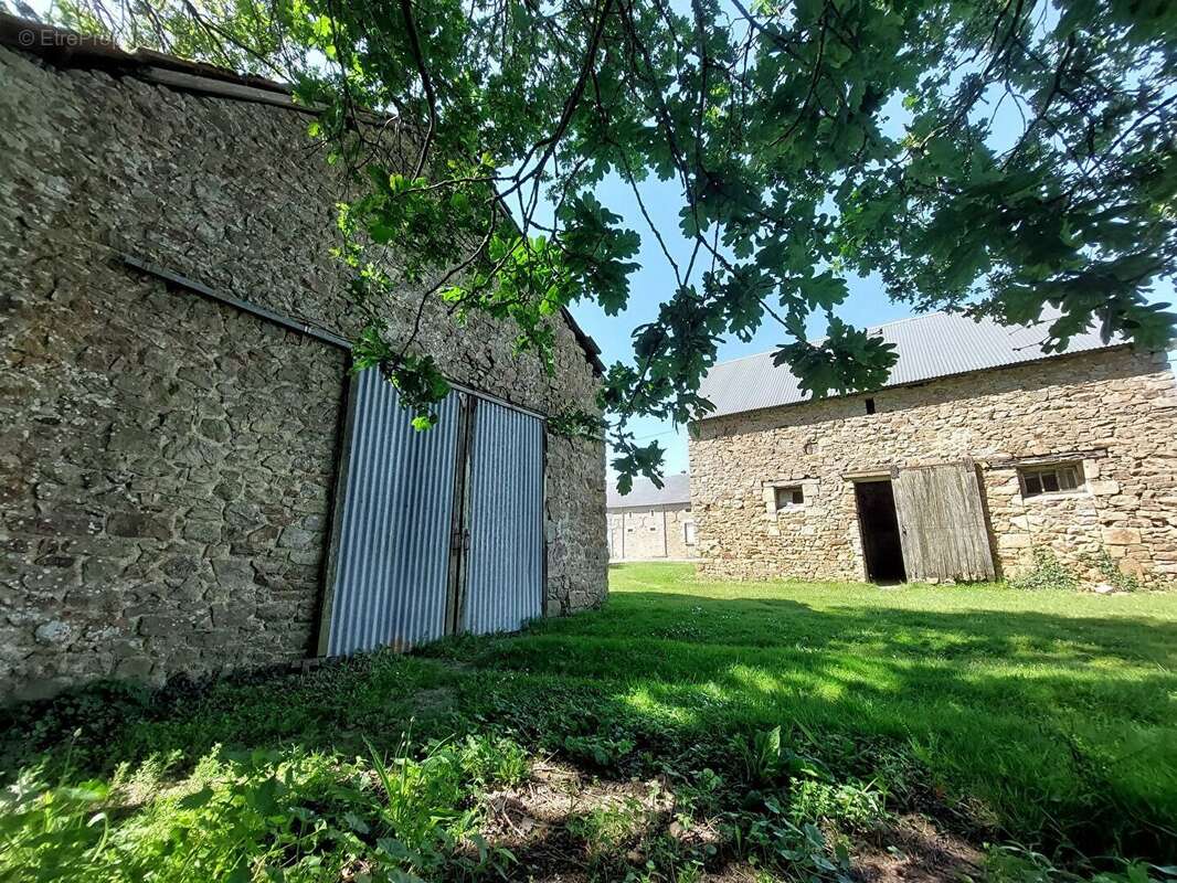 Maison à LE PERTRE