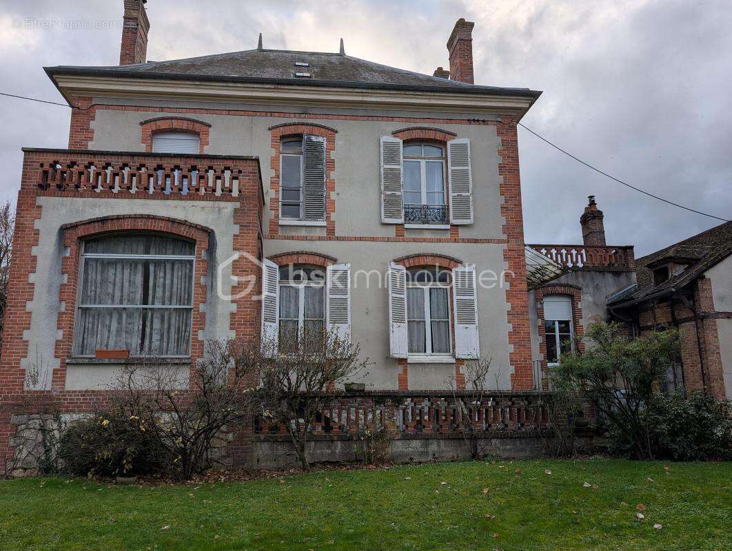 Maison à PONT-SUR-YONNE