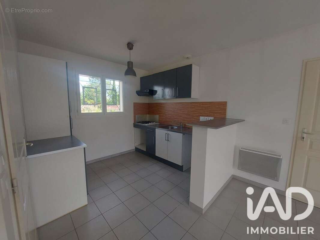 Maison 85 m² à Les Billaux  - photo 4