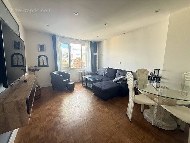 Appartement à MAISONS-ALFORT