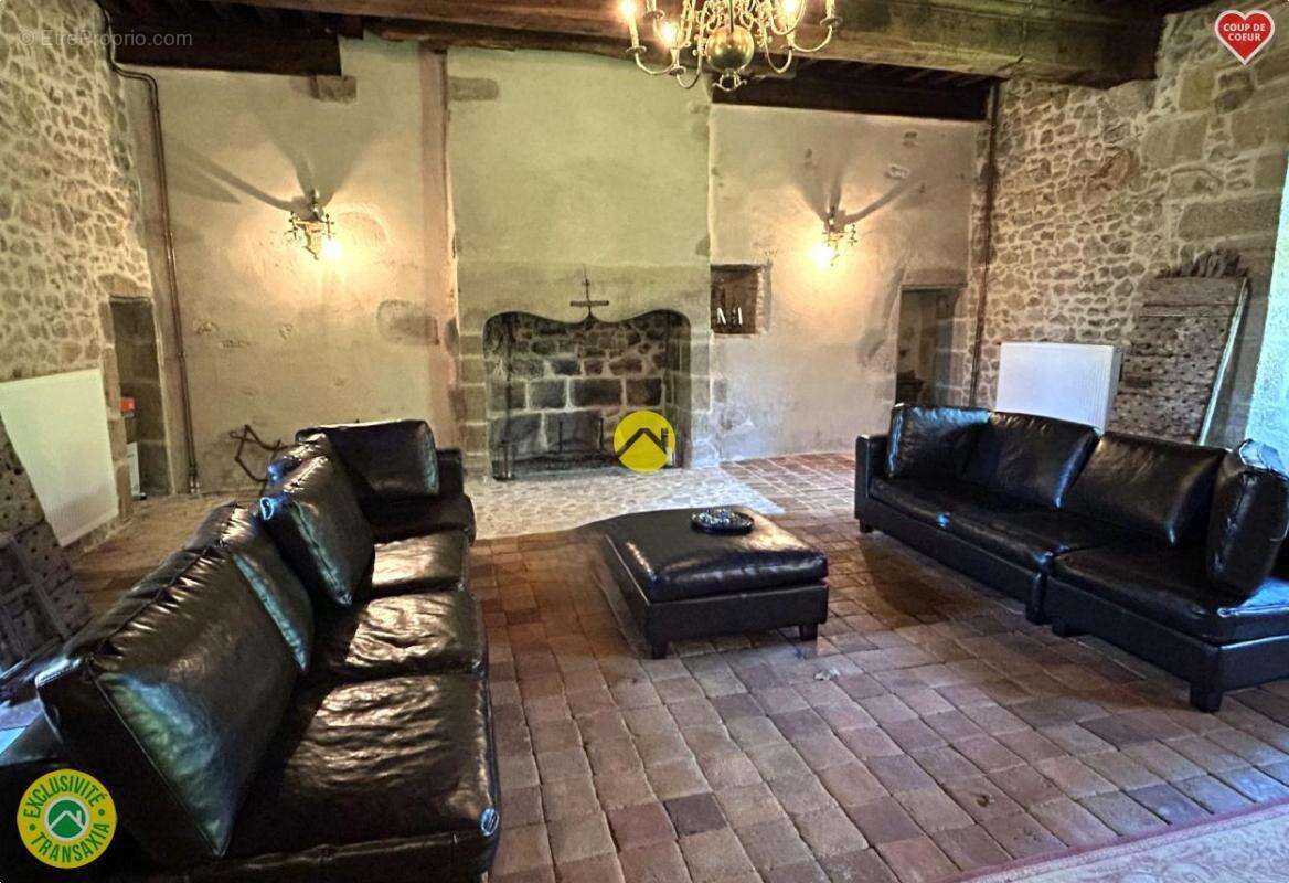 Maison à MONTAIGUT-LE-BLANC