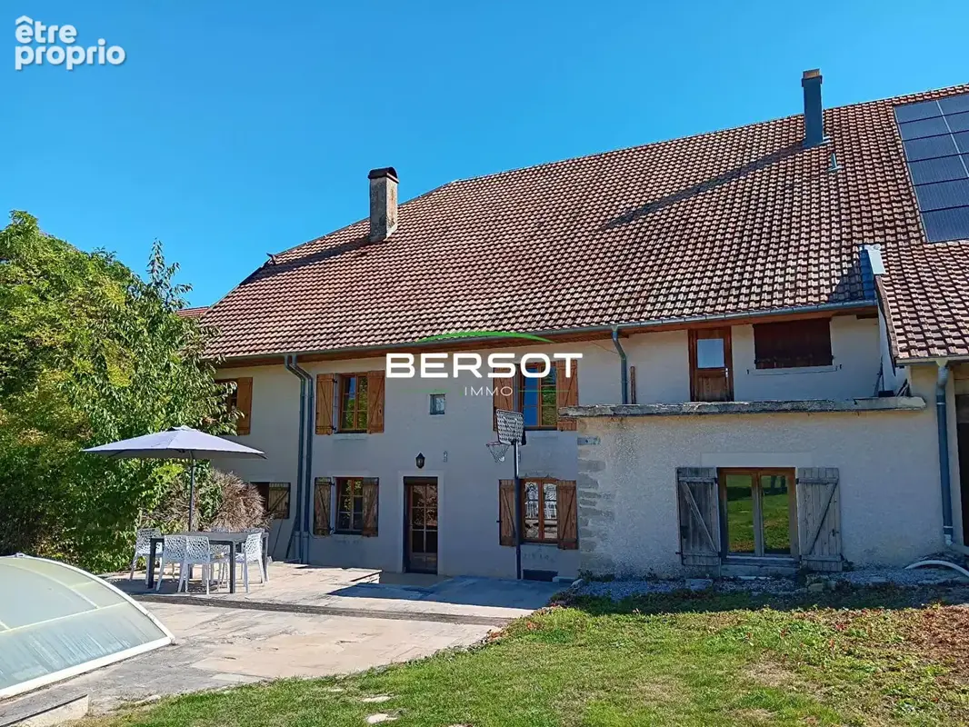 Maison rare et atypique avec un terrain de 2 339 m² - FORT POTENTIEL ! - photo 2