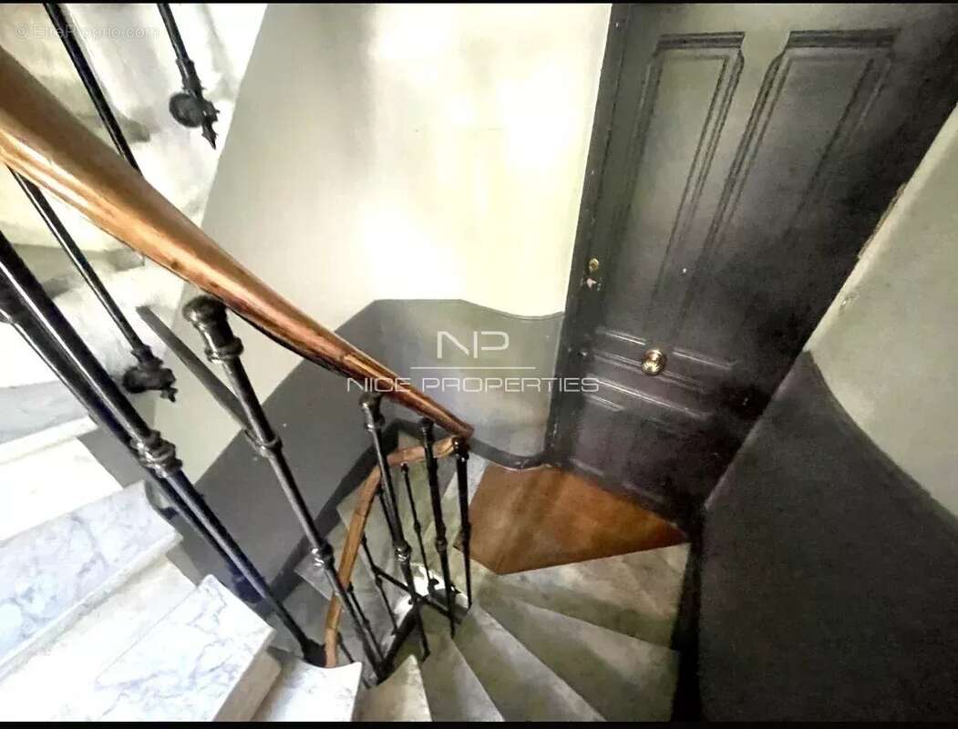 Proche Promenade, Hôtel particulier, 2 appartements 122 m2 - photo 17