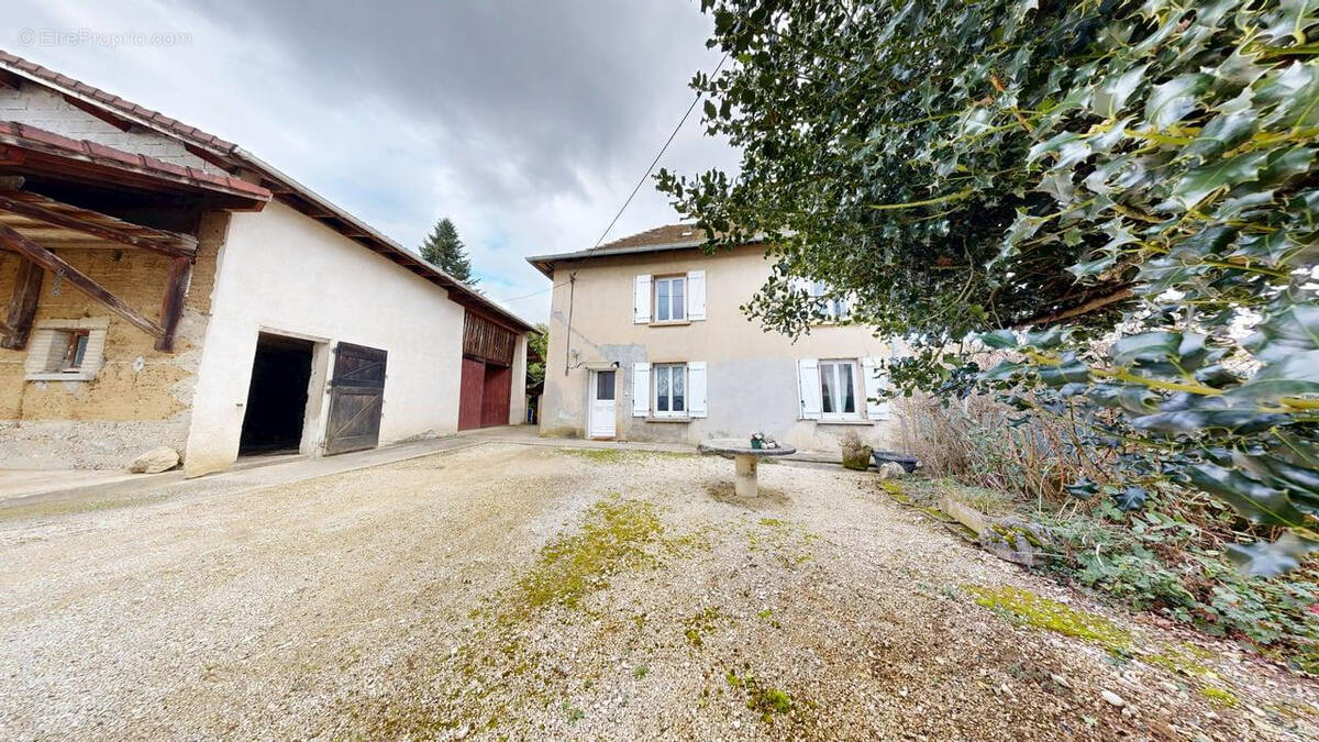 Maison à LES AVENIERES