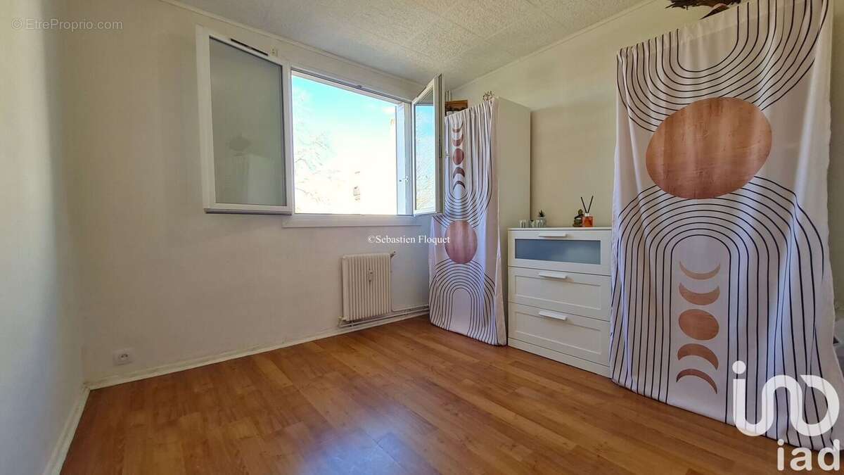 Photo 5 - Appartement à NEUVILLE-AUX-BOIS