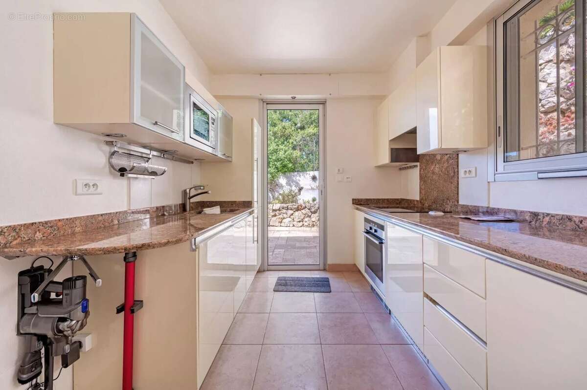 Eze bord de Mer, Maison mitoyenne, 143 m² habitable, vue mer - photo 6