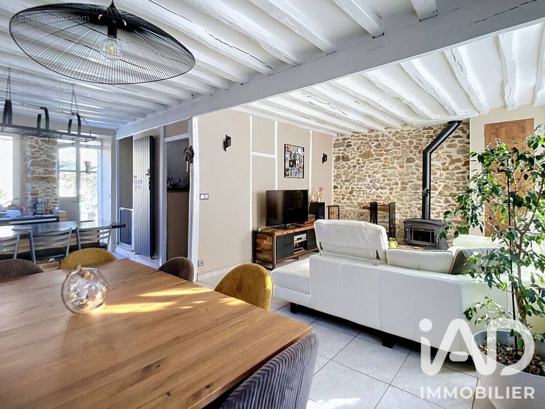 Photo 1 - Maison à OZOUER-LE-VOULGIS