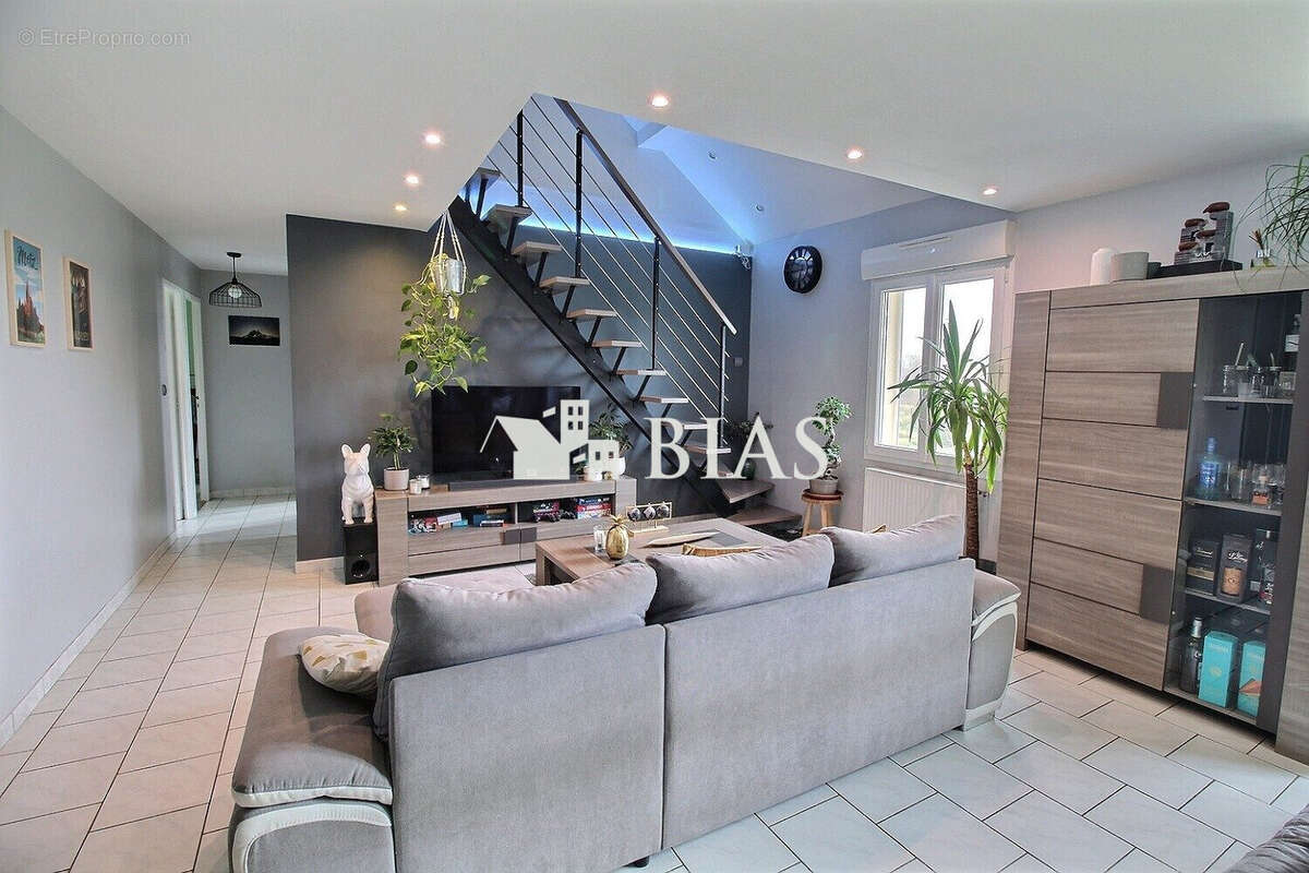 Maison à MONTFORT-SUR-RISLE