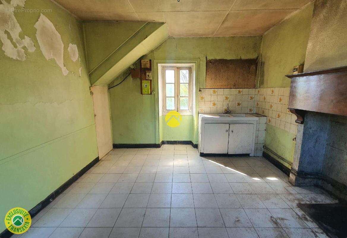 Maison à AHUN