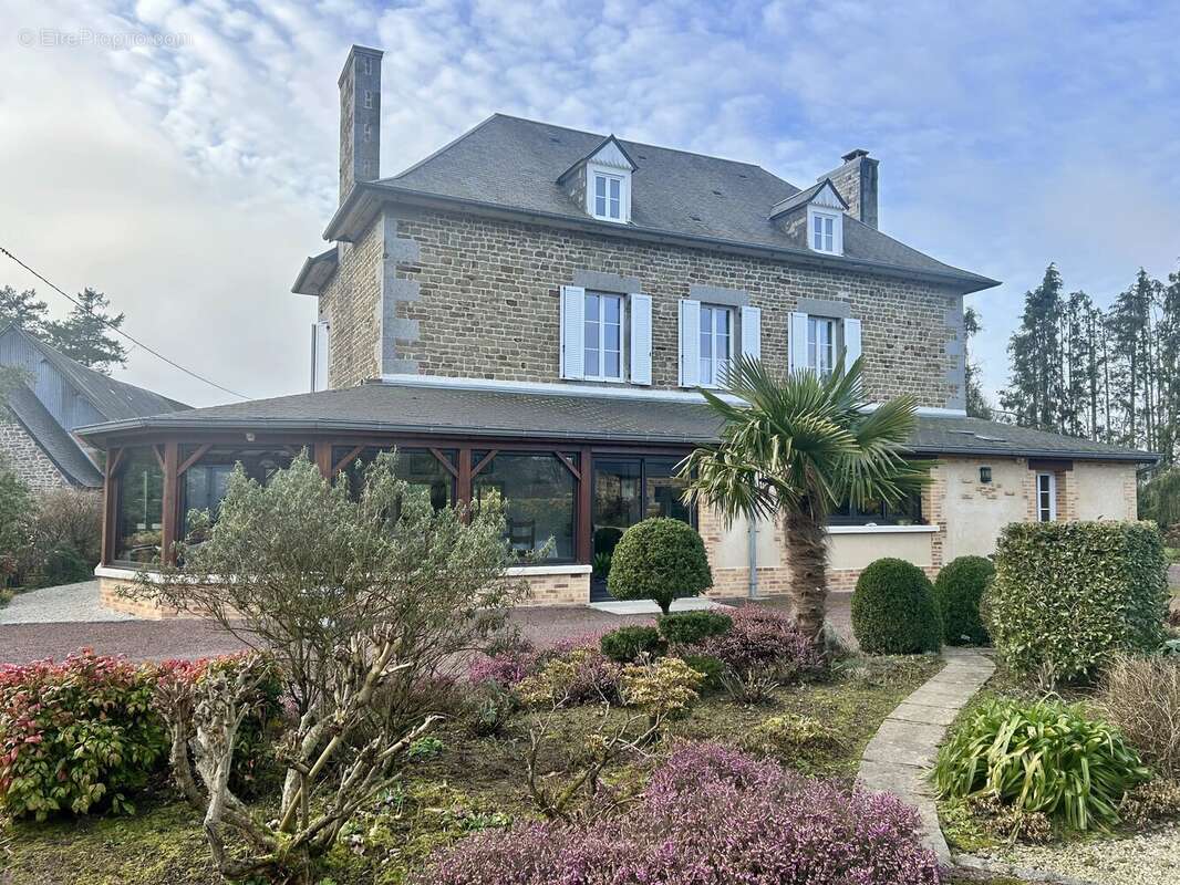 Maison à DOMJEAN