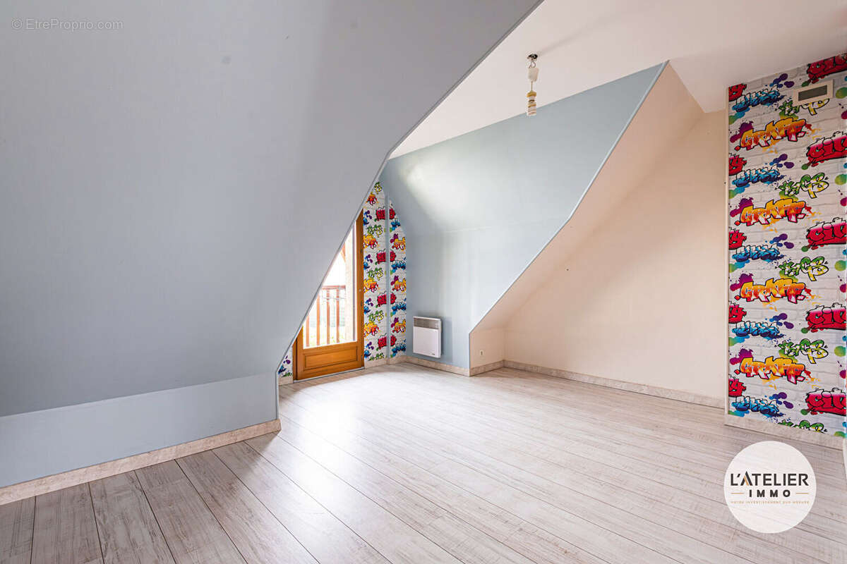 Maison à GUIGNICOURT